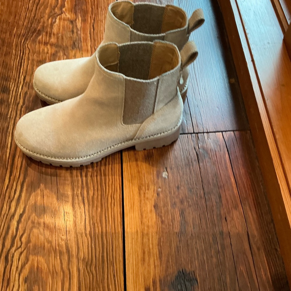 Crown Vintage Karina Chelsea Boots, Taupe, Women's 8 Wide
